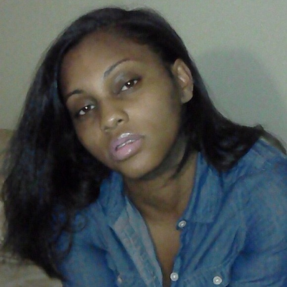 Meet your Posher, Simone - Picture 2 of 7